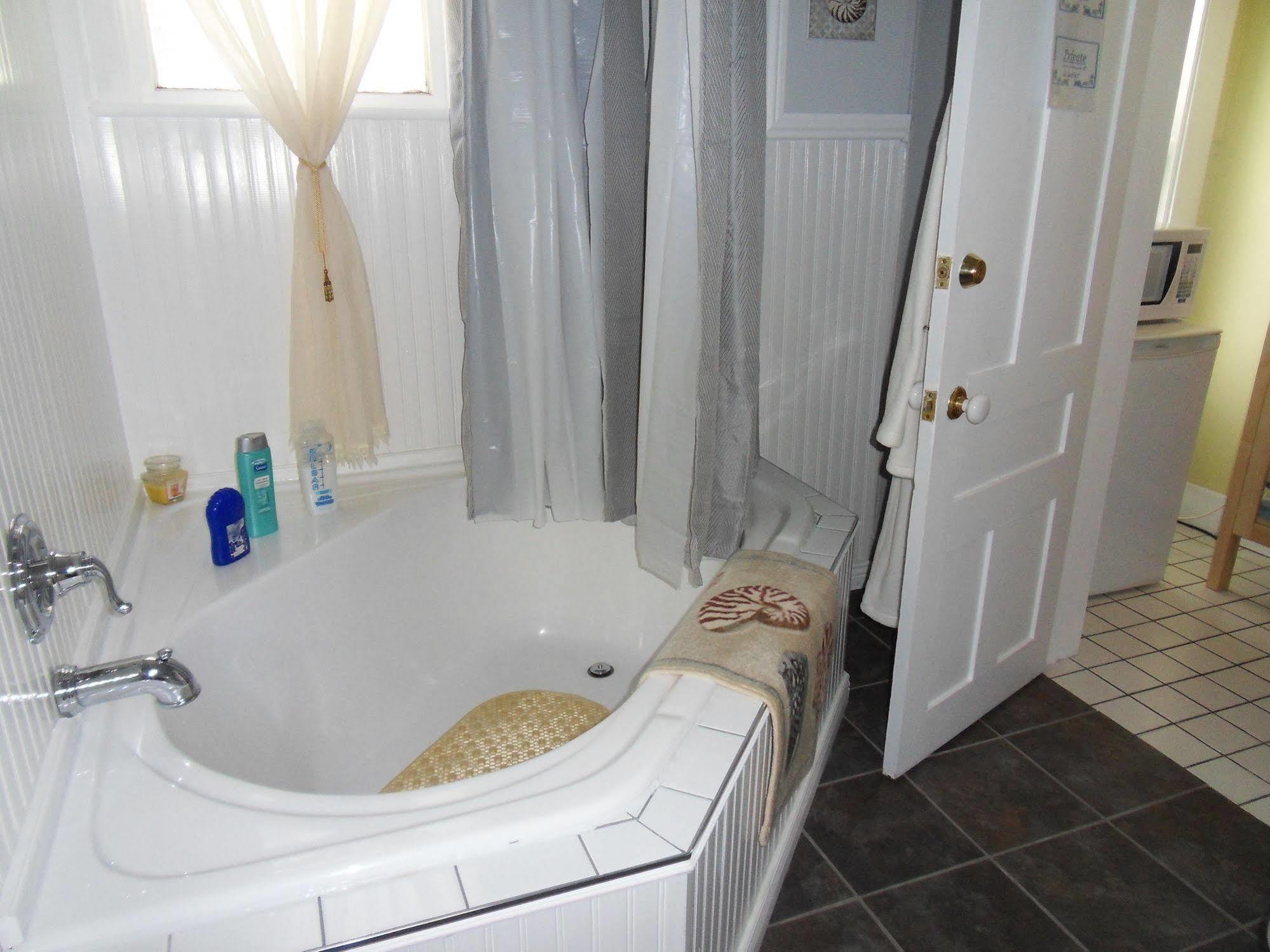 Ici Et Maintenant Bed & Breakfast Magog Dış mekan fotoğraf