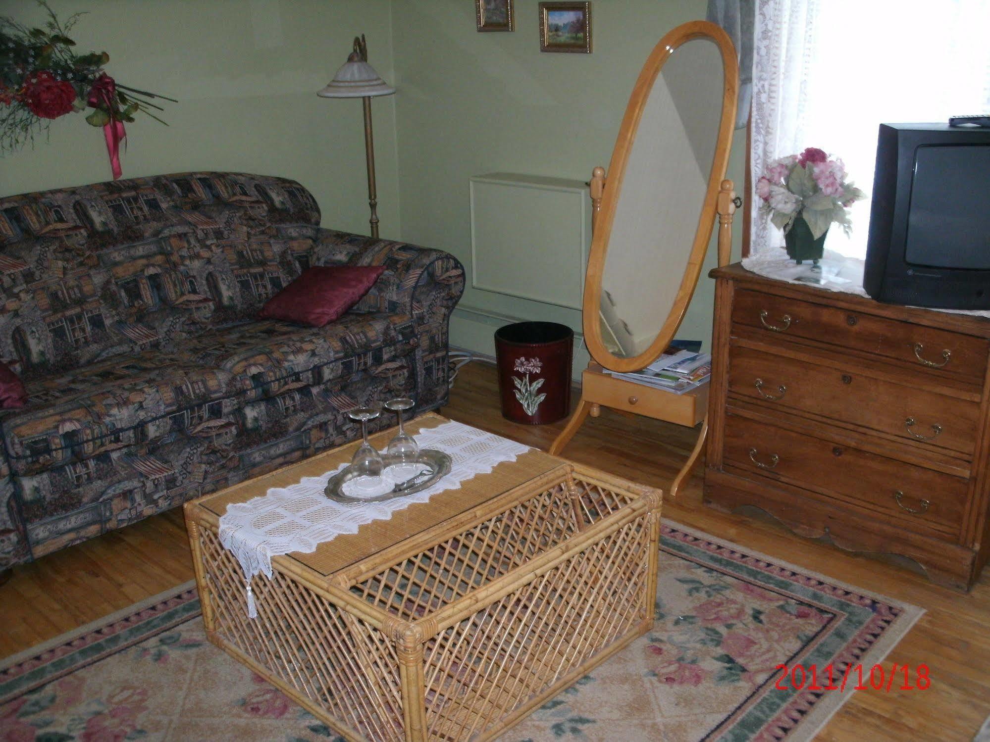 Ici Et Maintenant Bed & Breakfast Magog Dış mekan fotoğraf